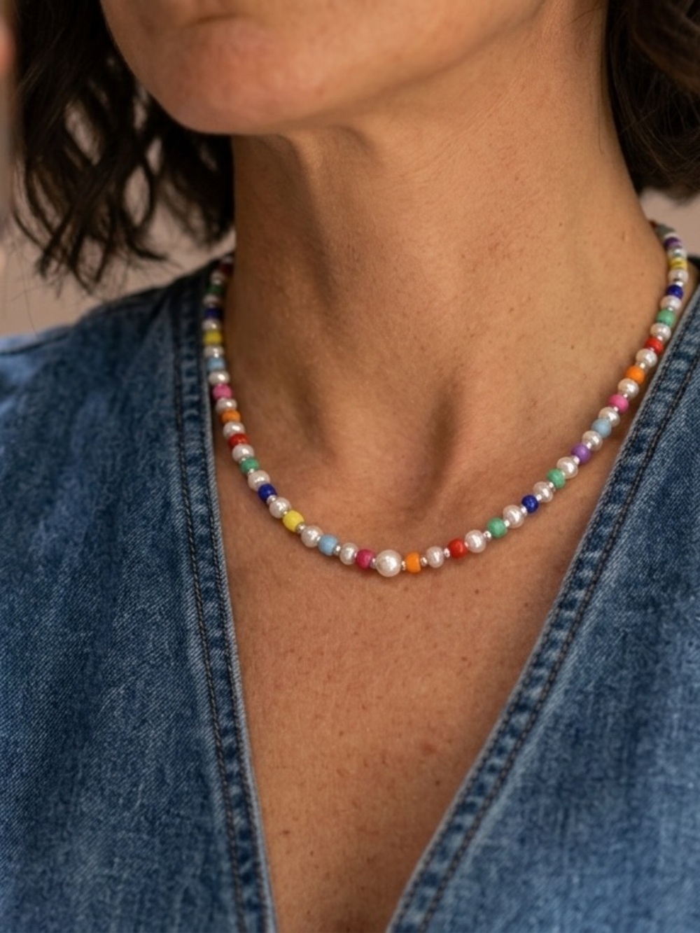 Colorful pearl beaded necklace